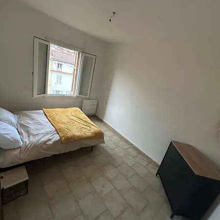 Lägenhet Grand T2 Vieille Ajaccio (Corsica)